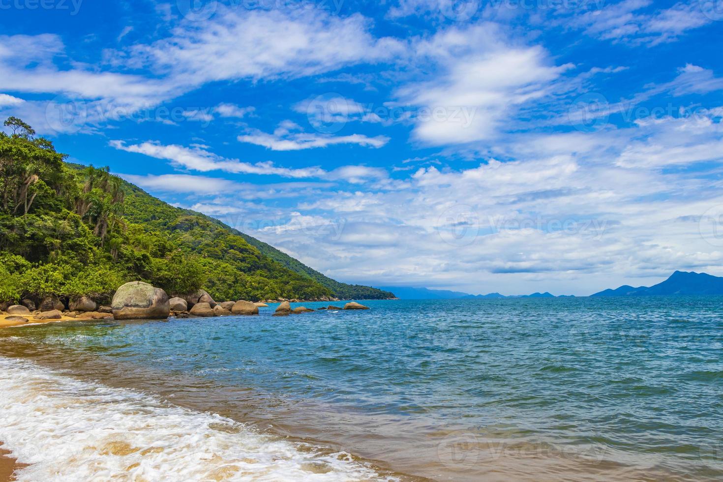 gran isla tropical ilha grande praia de palmas beach brasil. foto