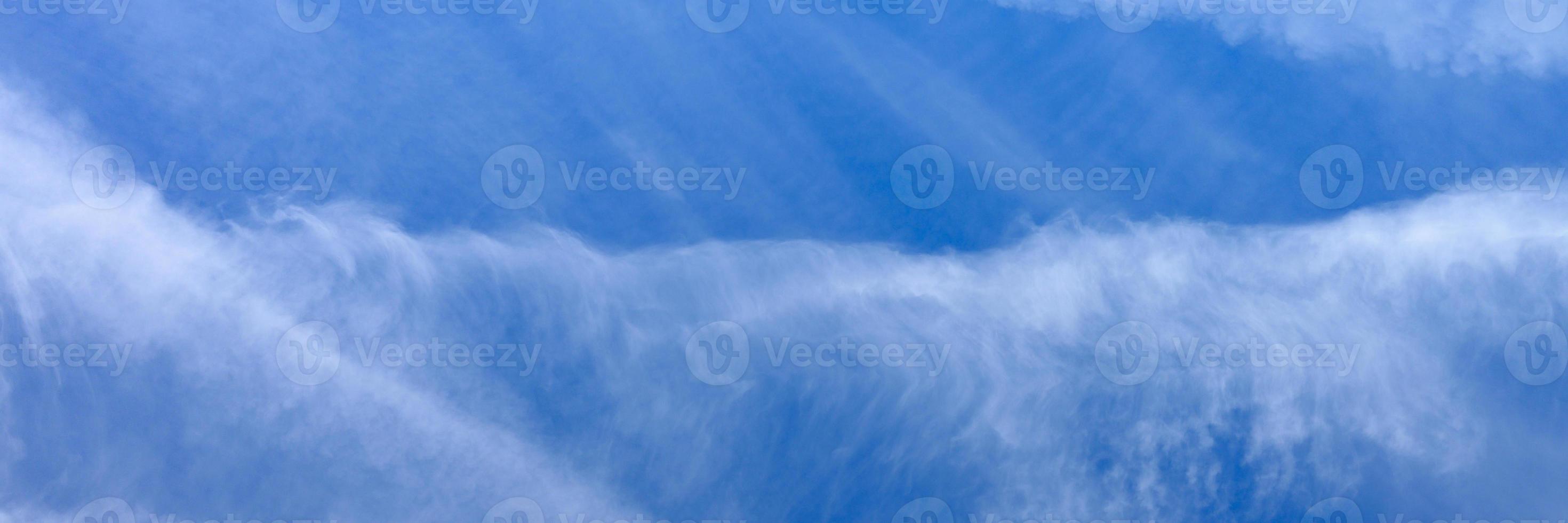 hermoso cielo azul nubes foto