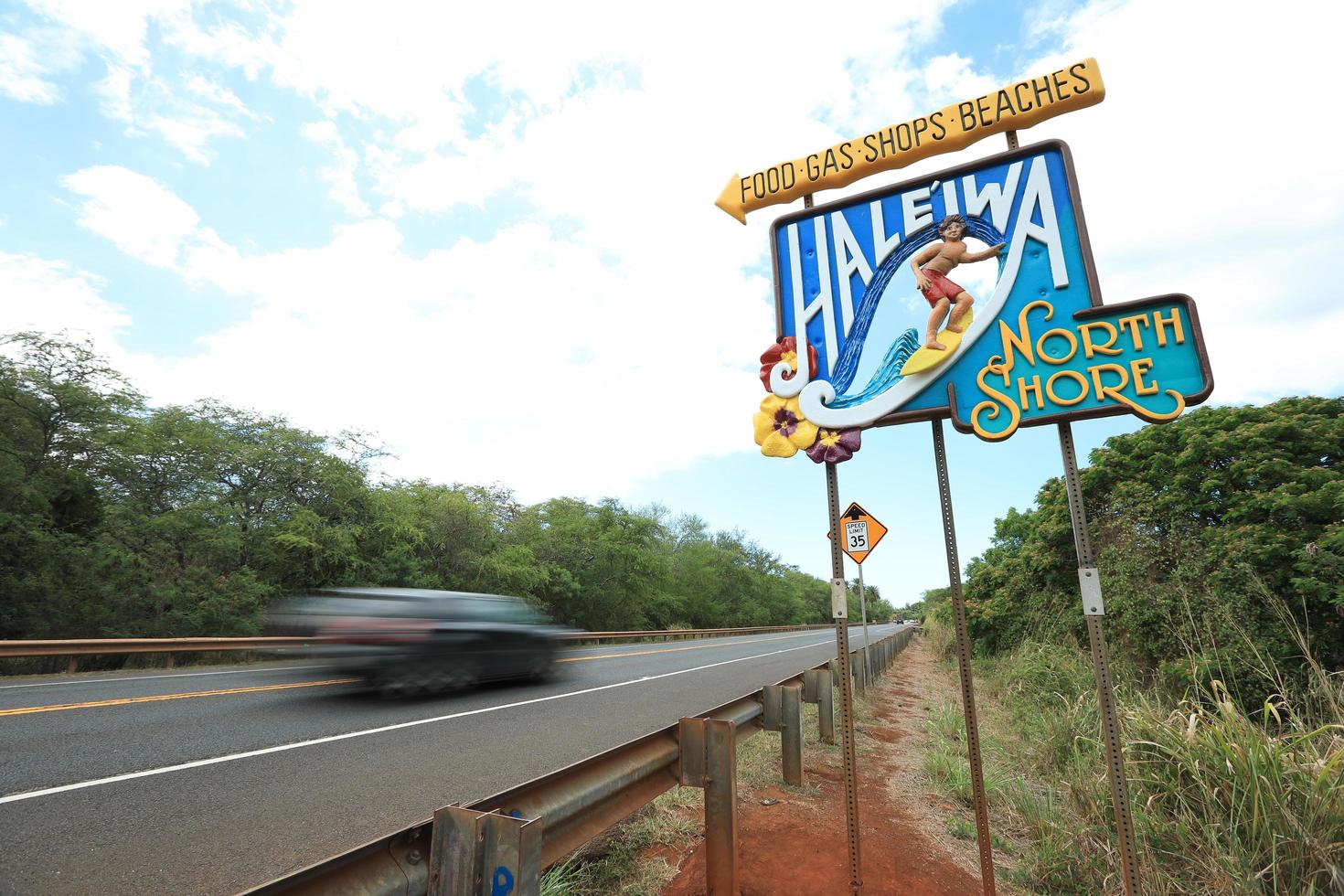 letrero del casco antiguo de haleiwa, costa norte foto