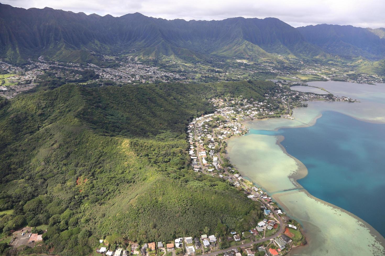 toma aérea de oahu hawaii foto