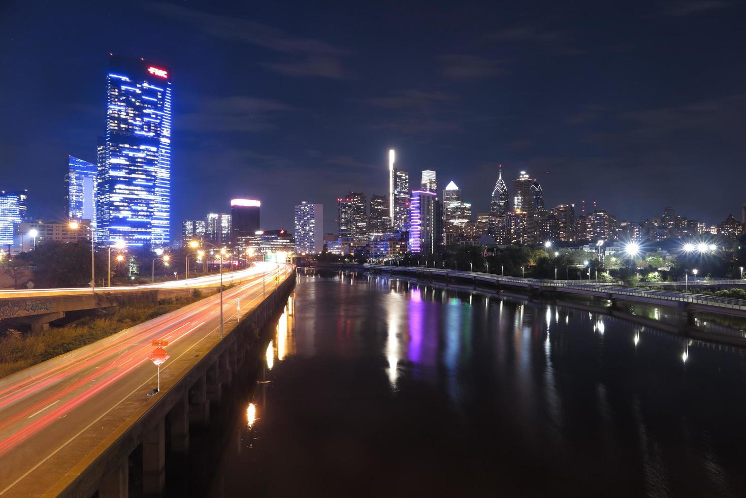 Filadelfia, vista del centro de la noche foto