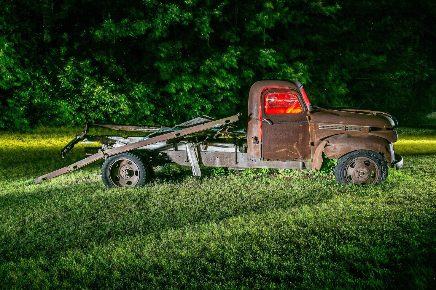 Old rusrty truck photo