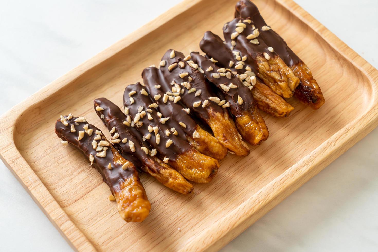 cobertura de chocolate con plátano o chocolate bañado en plátano foto