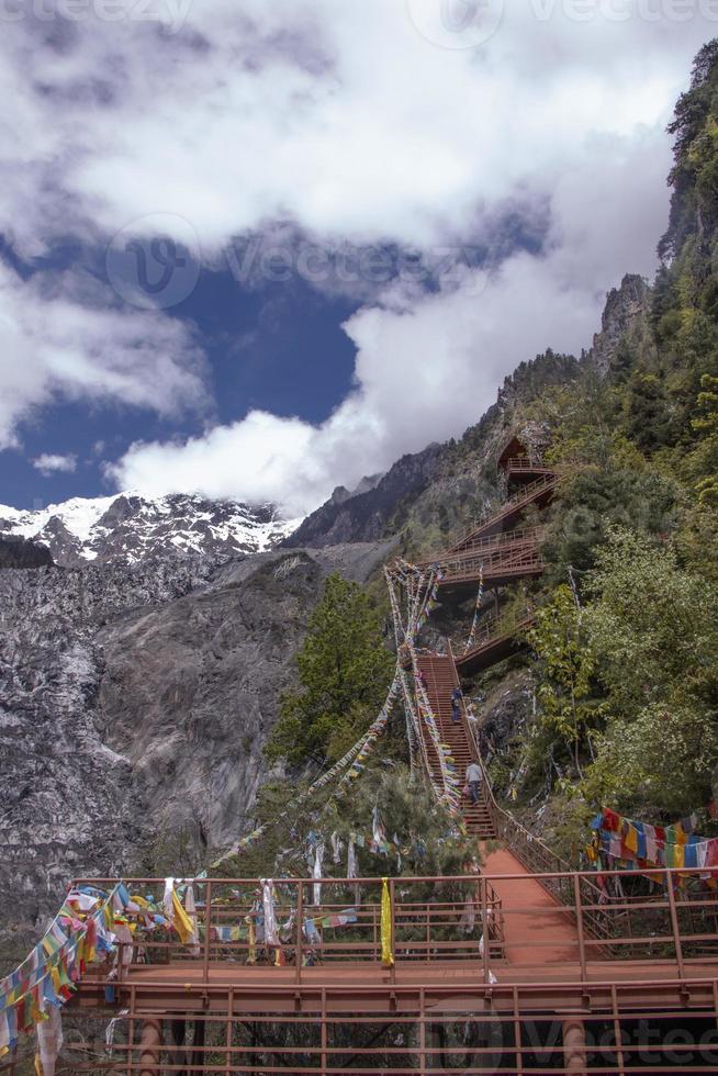 Meili Snow Mountain en la provincia de Yunnan, China foto