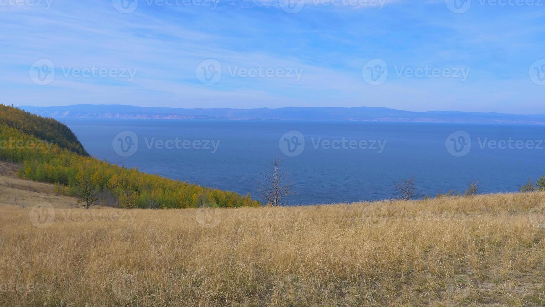 Lago Baikal isla Olkhon en un día soleado, Irkutsk Rusia foto