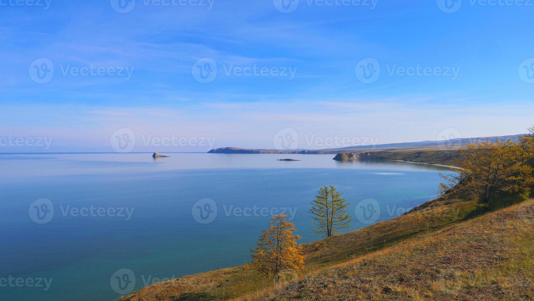 Lago Baikal isla Olkhon en un día soleado, Irkutsk Rusia foto