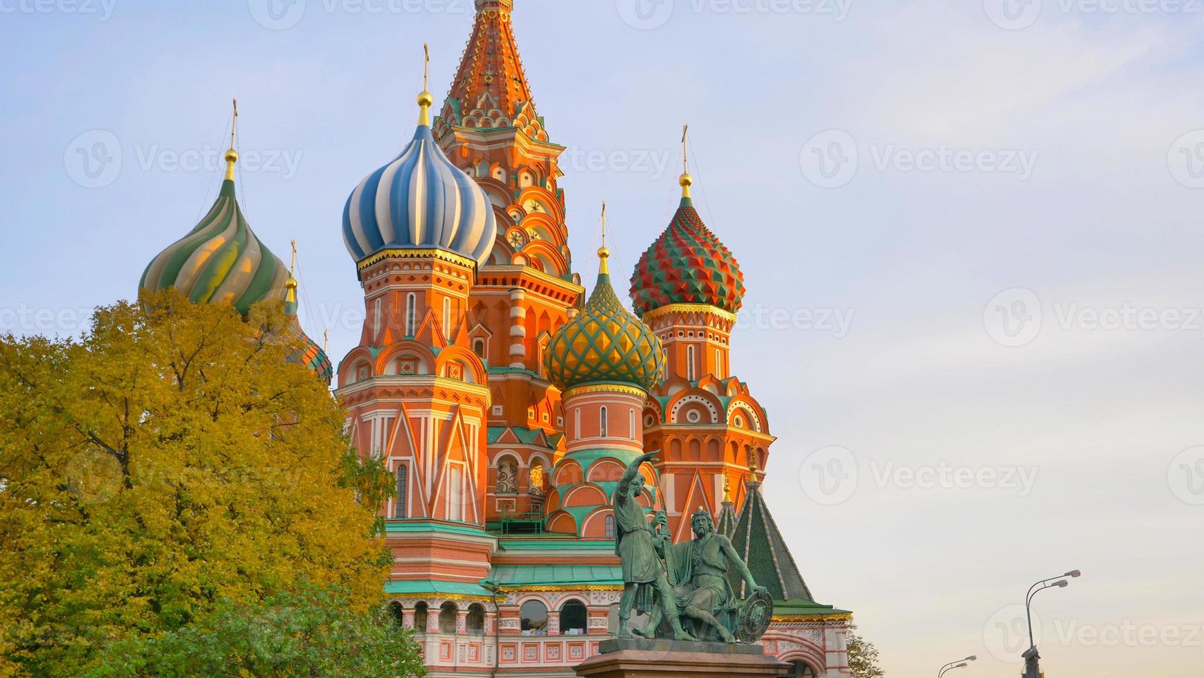 S t. Catedral de Basilio en la Plaza Roja del Kremlin de Moscú, Rusia foto