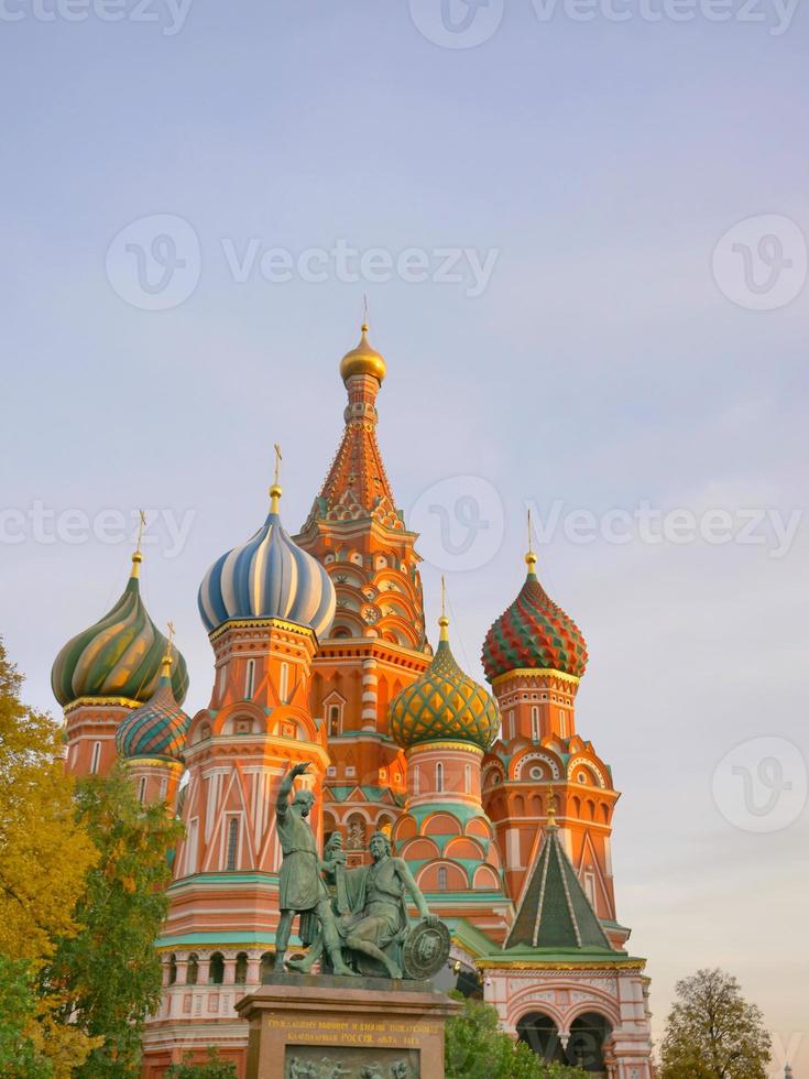 S t. Catedral de Basilio en la Plaza Roja del Kremlin de Moscú, Rusia foto