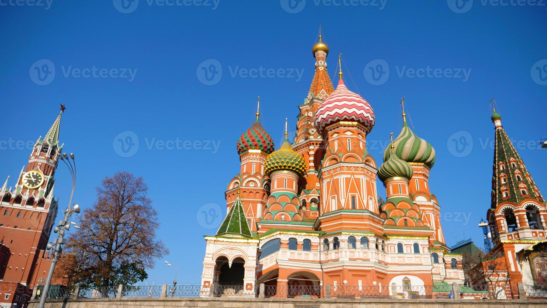 S t. Catedral de Basilio en la Plaza Roja del Kremlin de Moscú, Rusia foto