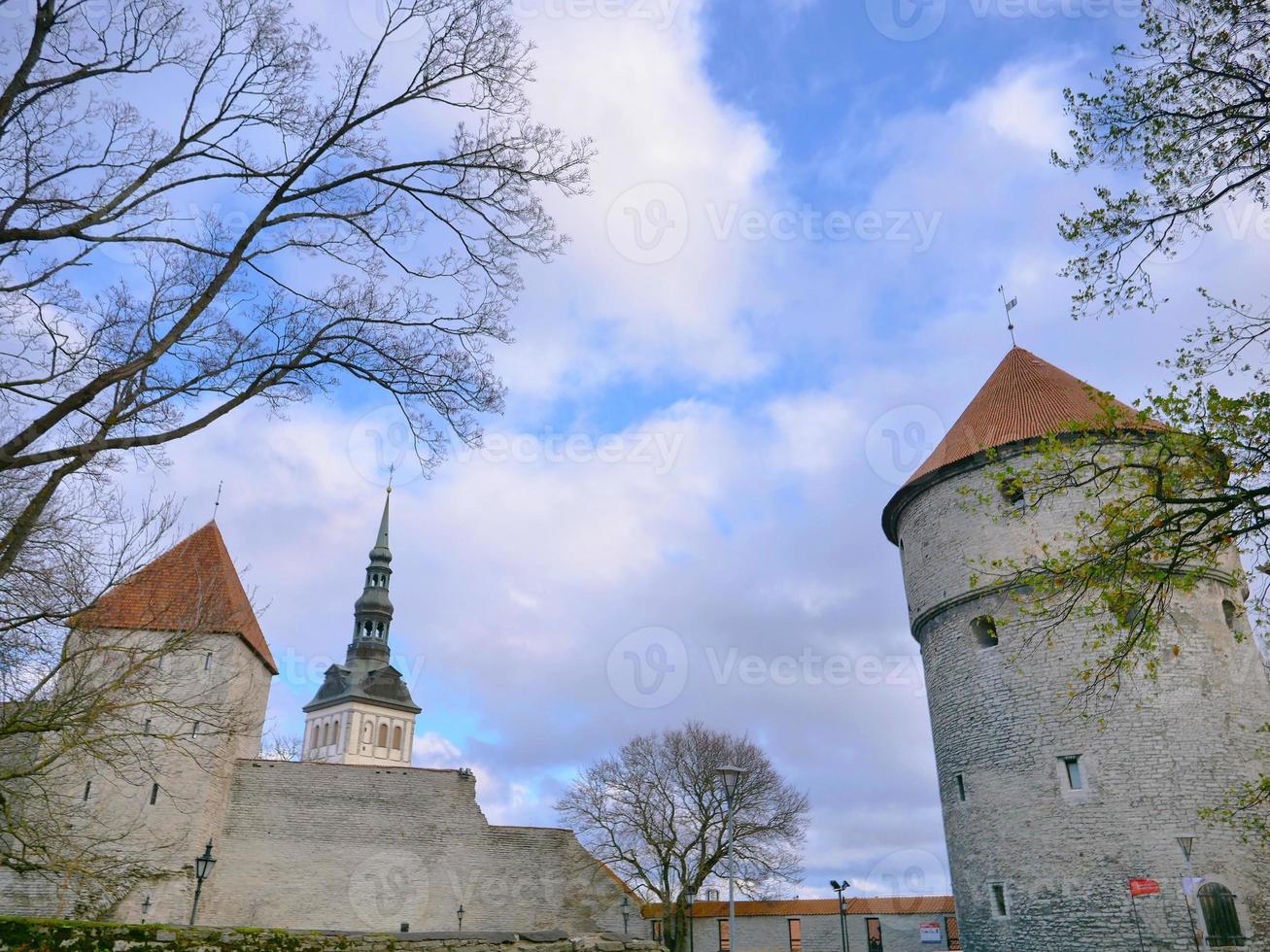 Torre de artillería de seis pisos en Tallin, Estonia foto