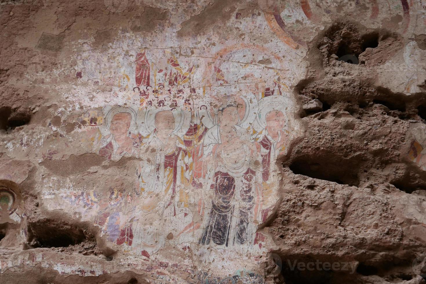 Pintura en relieve de la gruta del templo en tianshui wushan china foto