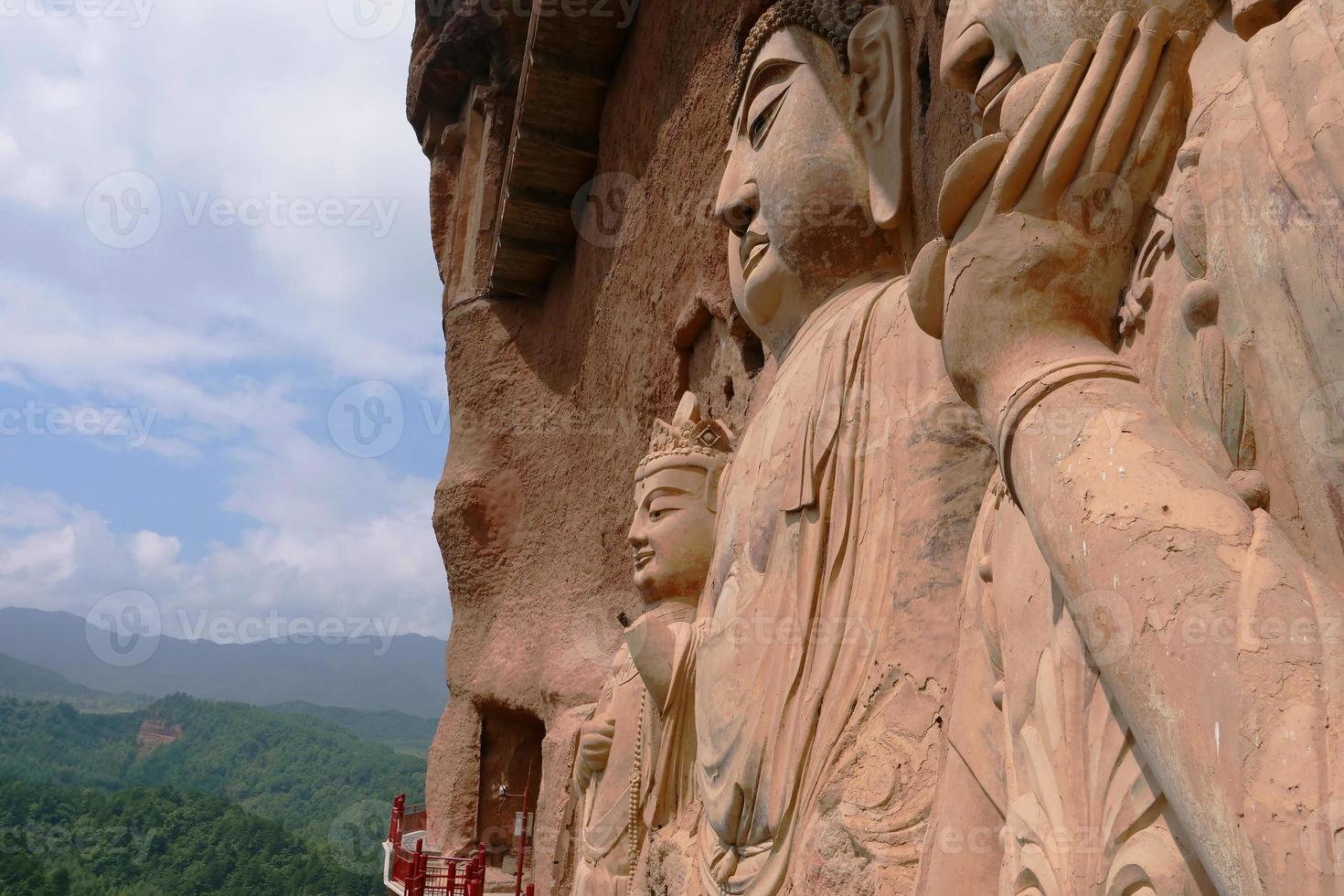 Maijishan cueva-templo complejo en la ciudad de Tianshui, provincia de Gansu, China foto