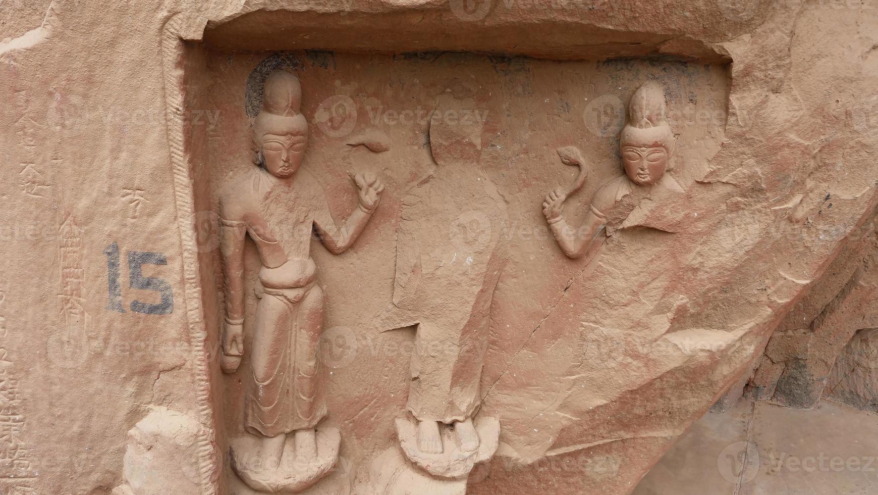 Escultura de grutas budistas en Bingling Temple Lanzhou Gansu, China foto