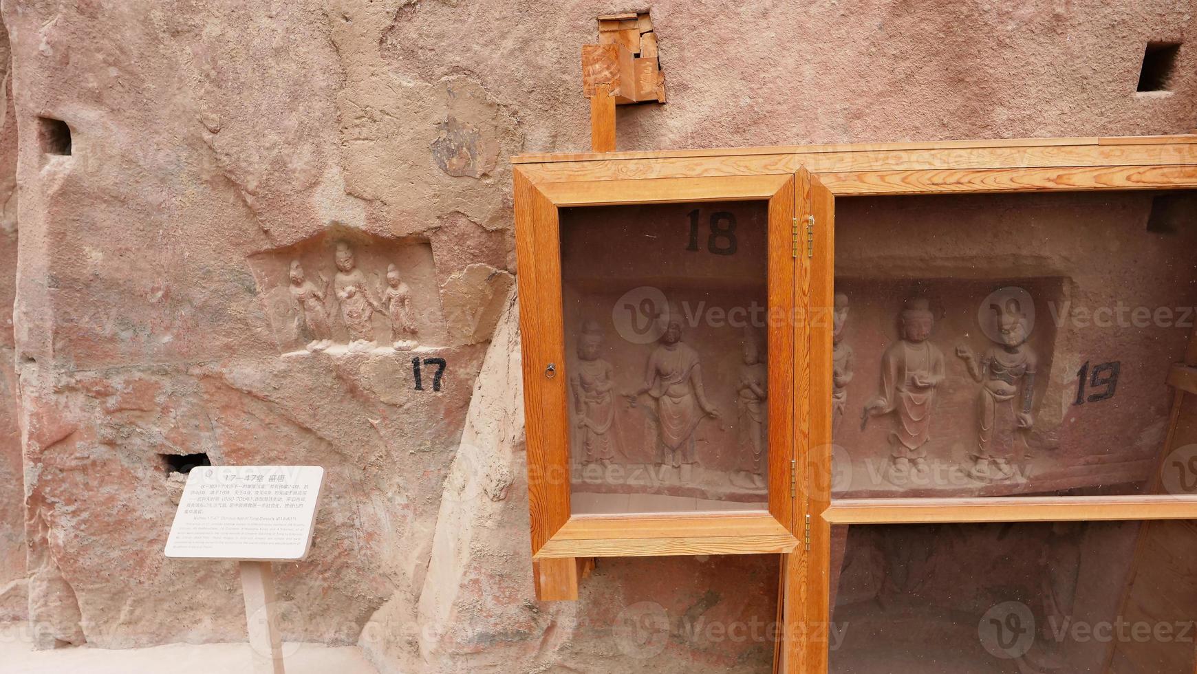 Escultura de grutas budistas en Bingling Temple Lanzhou Gansu, China foto