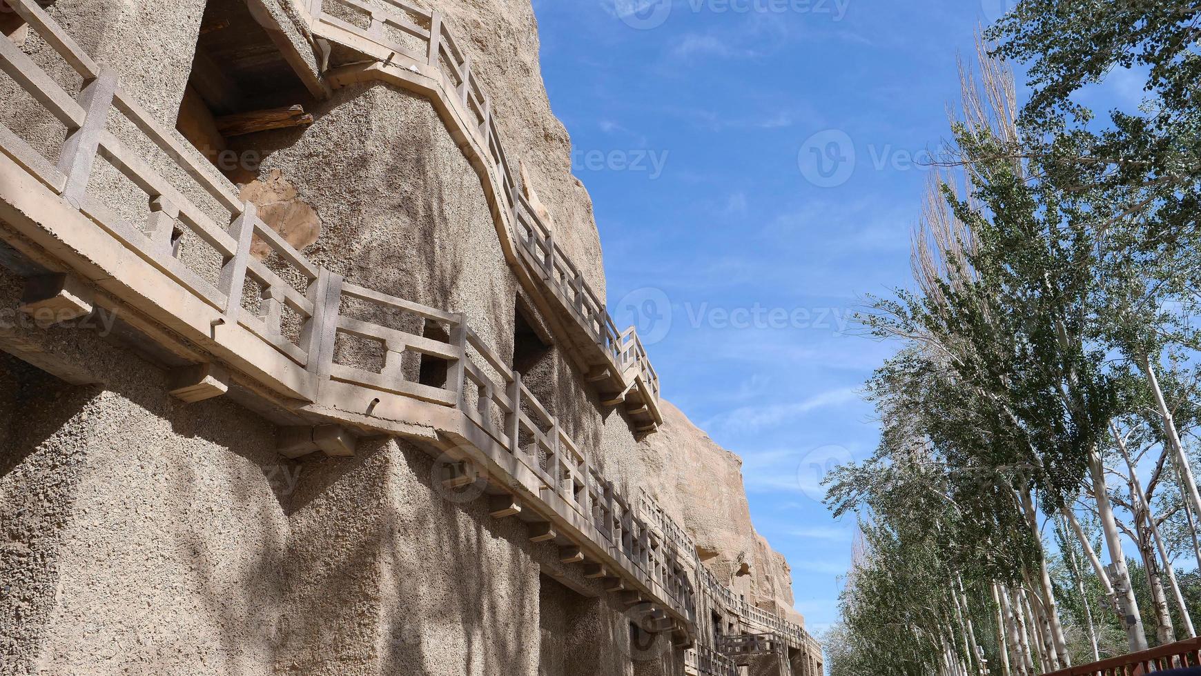 Arquitectura del budismo antiguo grutas de dunhuang mogao en gansu china foto