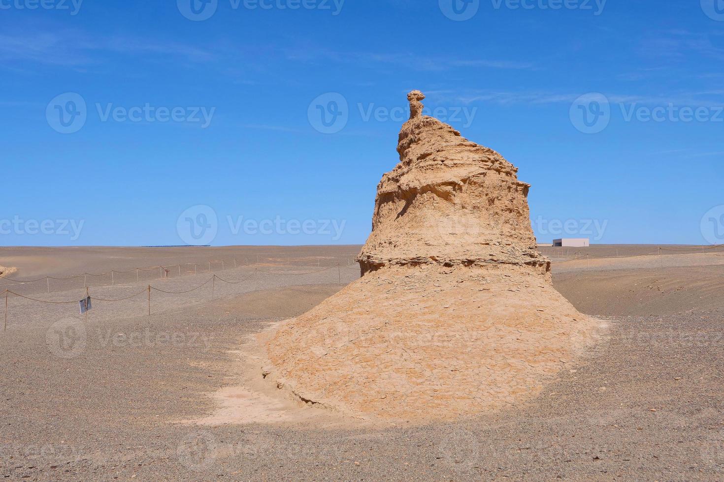 forma de relieve yardang en el geoparque global de la unesco de dunhuang, gansu china. foto