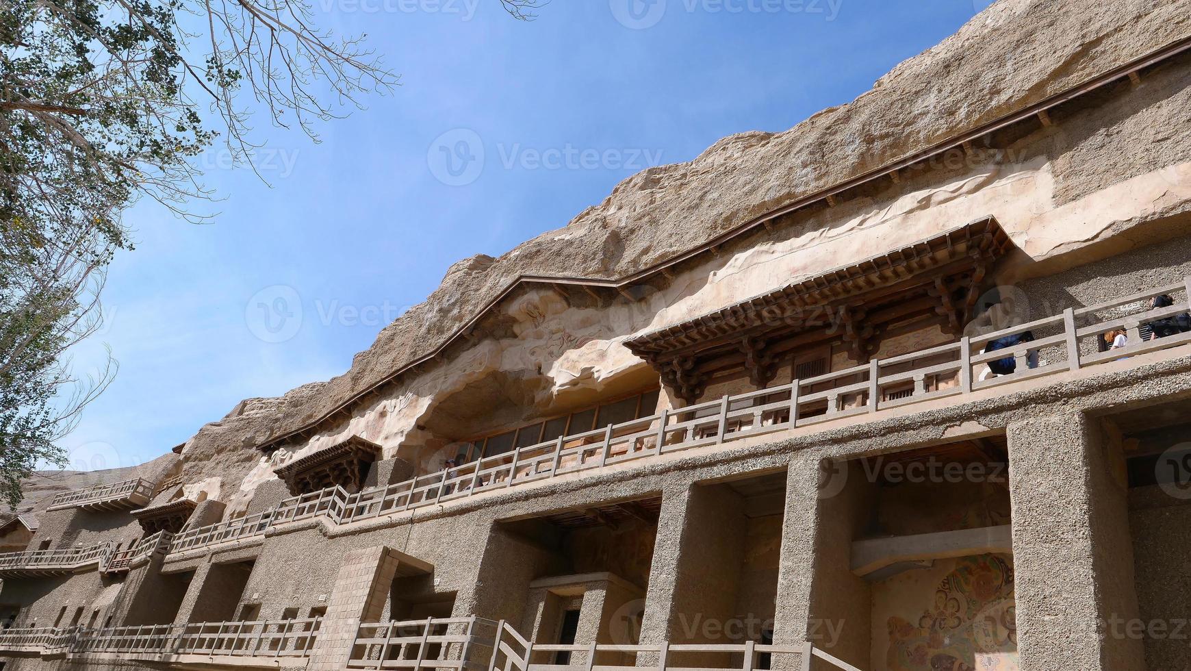 Arquitectura del budismo antiguo grutas de dunhuang mogao en gansu china foto