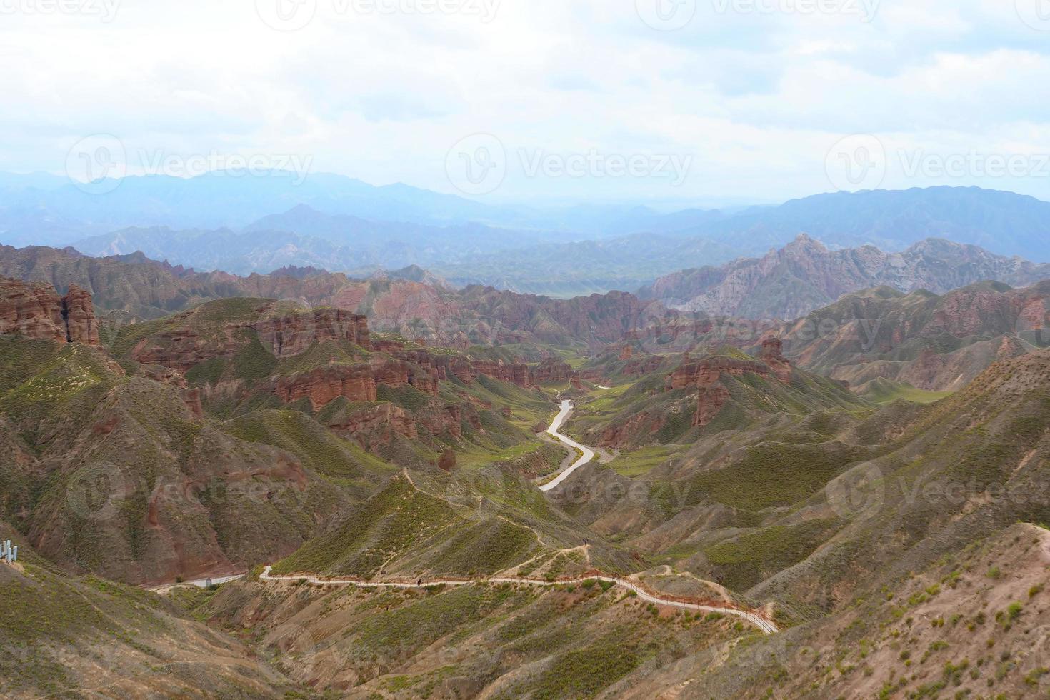 Área escénica de Binggou Danxia en la provincia de Sunan Zhangye Gansu, China. foto