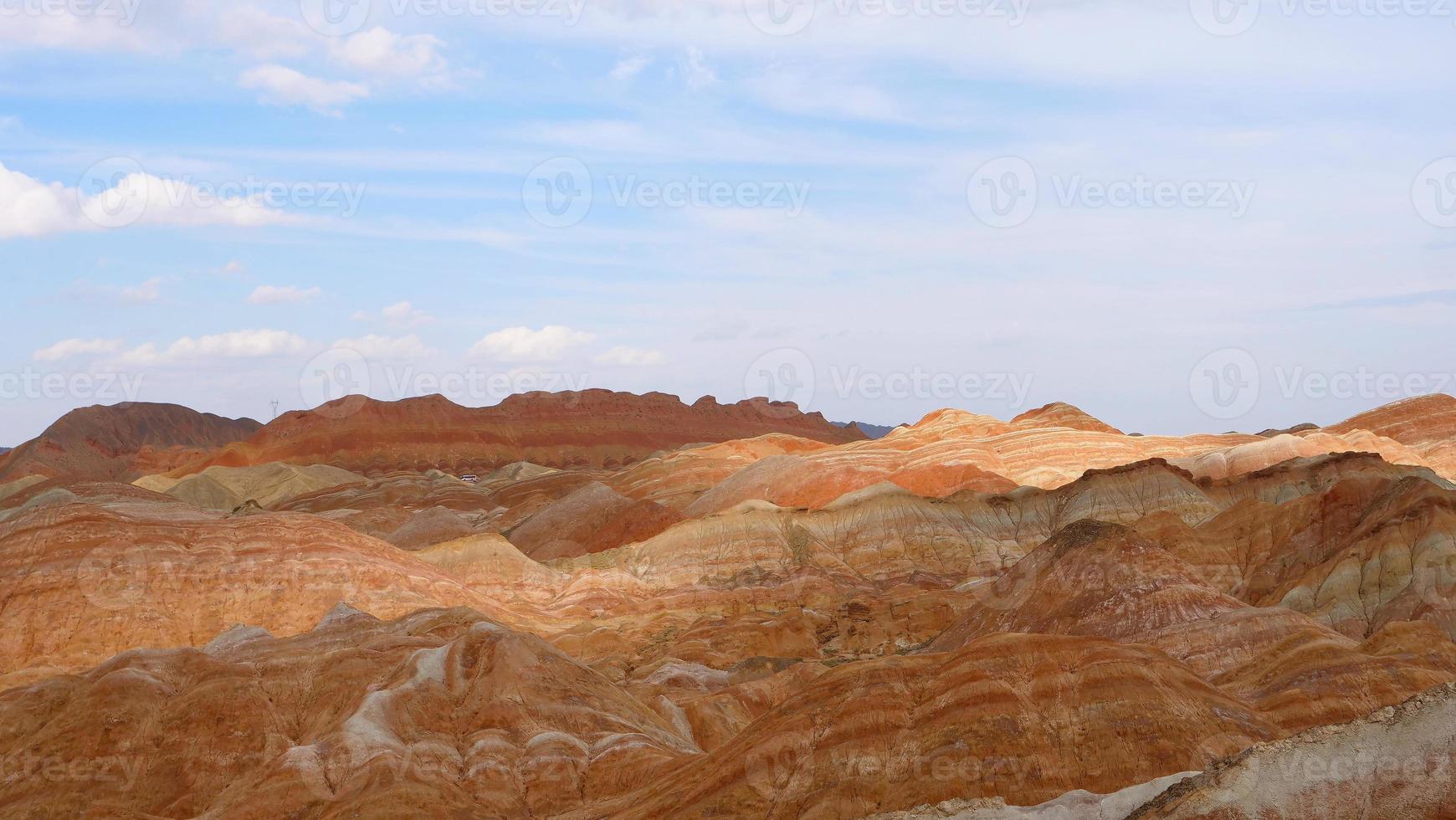 Forma de relieve de Zhangyei Danxia en Gansu China. foto