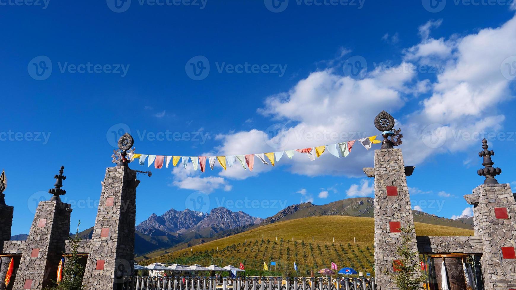 el área escénica de la montaña qilian monte drow en qinghai china. foto