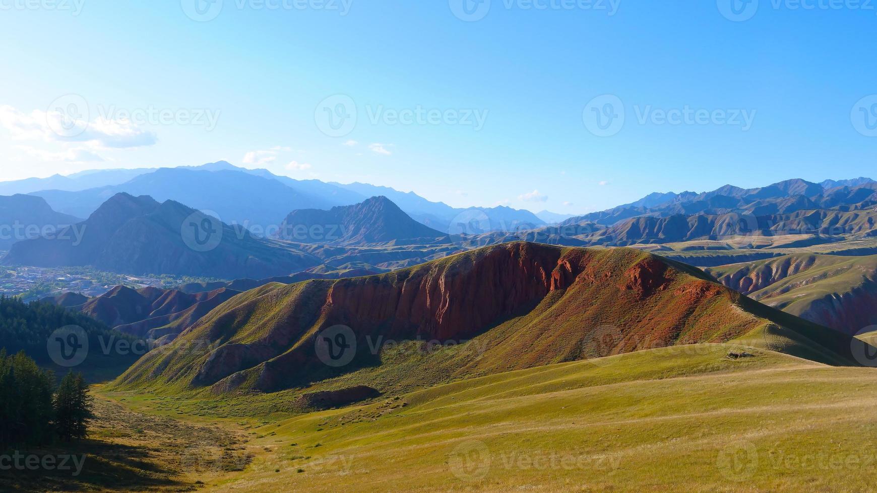 el área escénica de la montaña qilian monte drow en qinghai china. foto