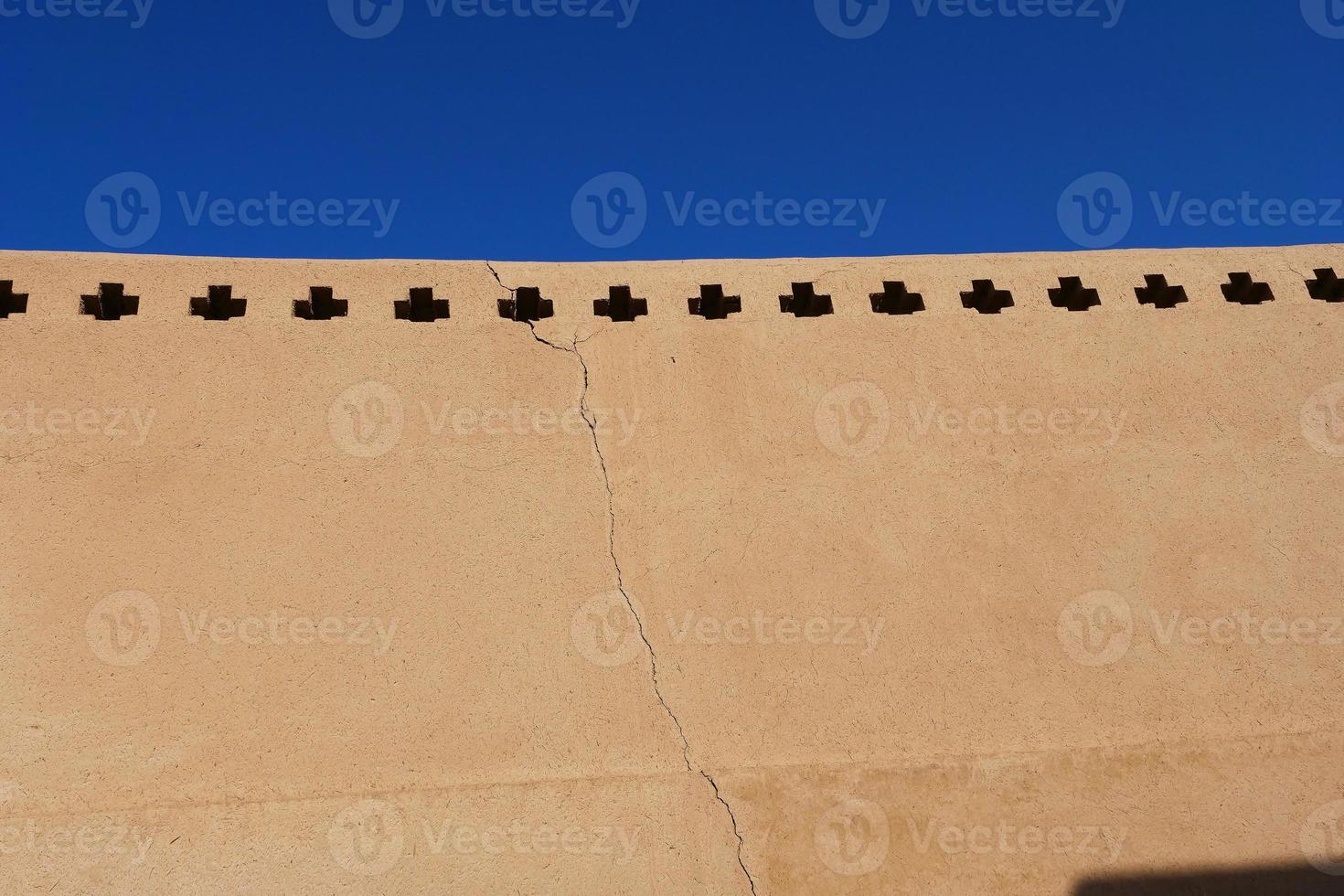 pared tradicional de la torre sugong en turpan xinjiang, china. foto