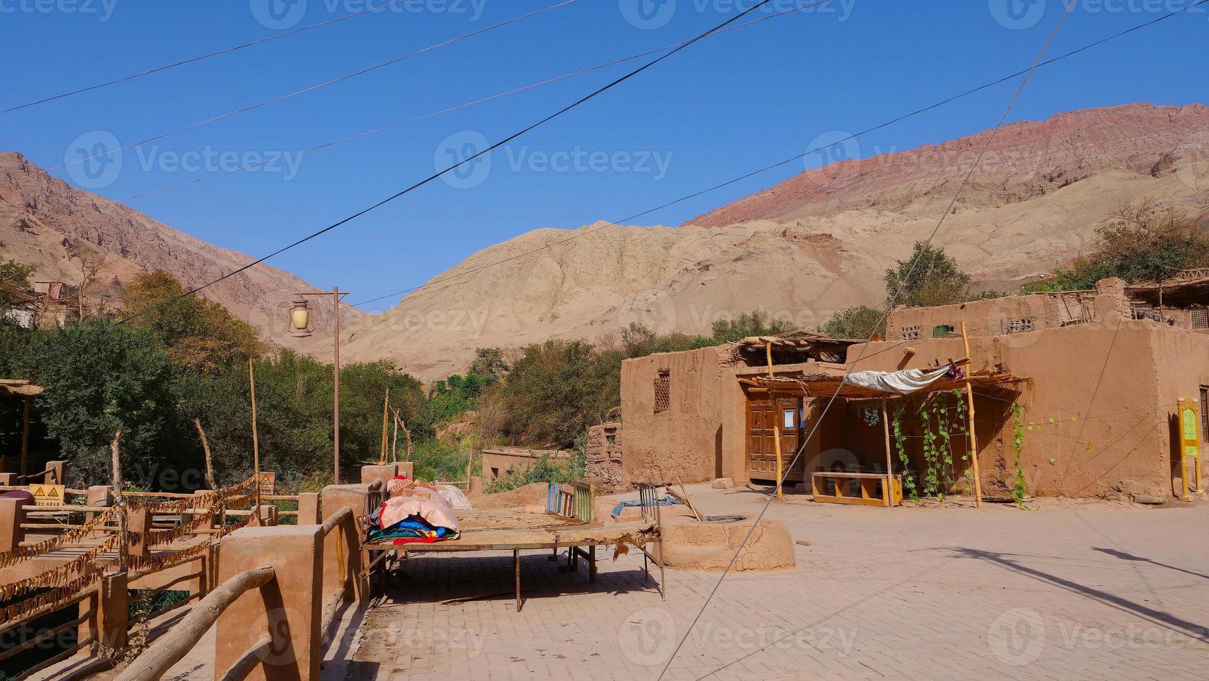 casa antigua en tuyoq village valley inturpan xinjiang provincia china. foto