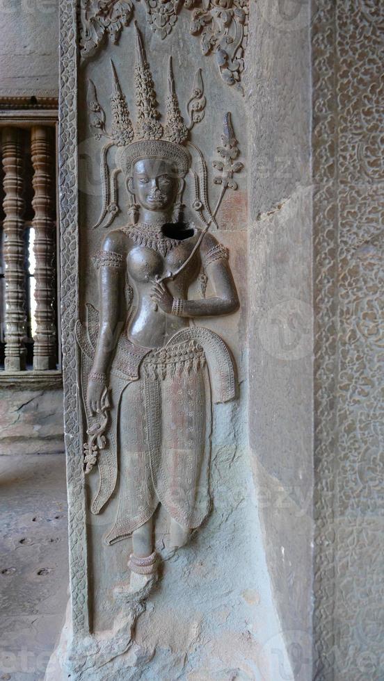 La ruina del antiguo complejo de templos de Angkor Wat en Siem Reap, Camboya foto