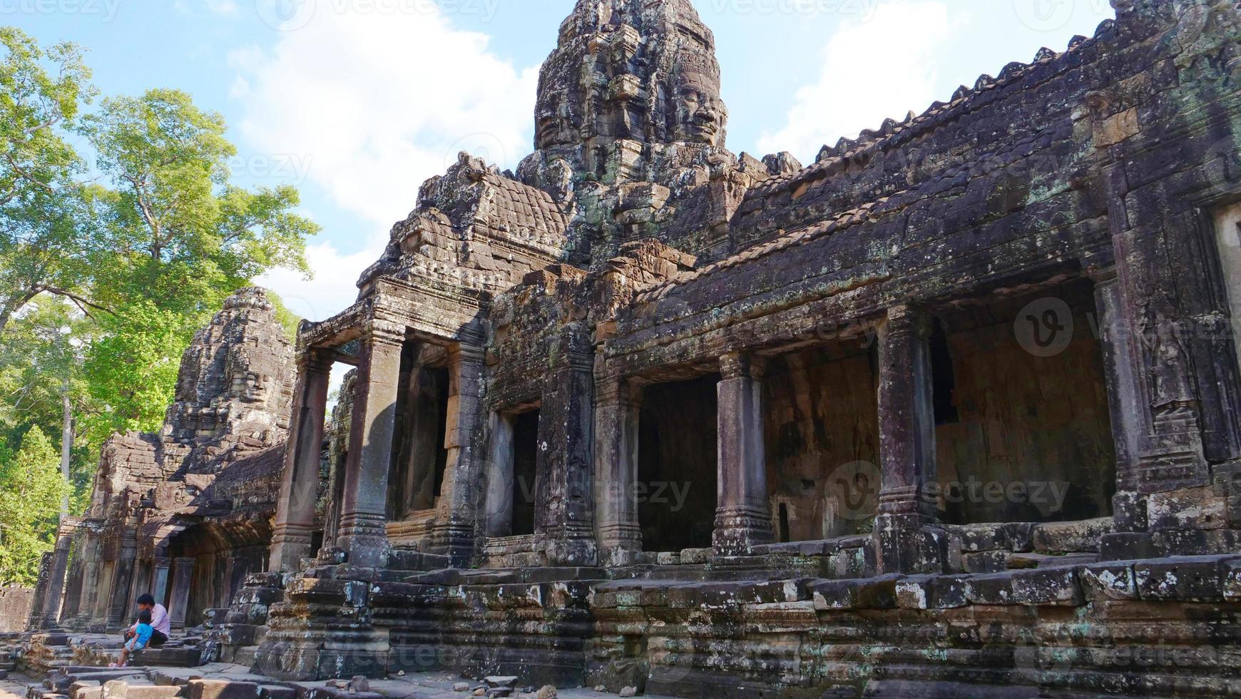 Templo Bayon en el complejo de Angkor Wat, Siem Reap, Camboya foto