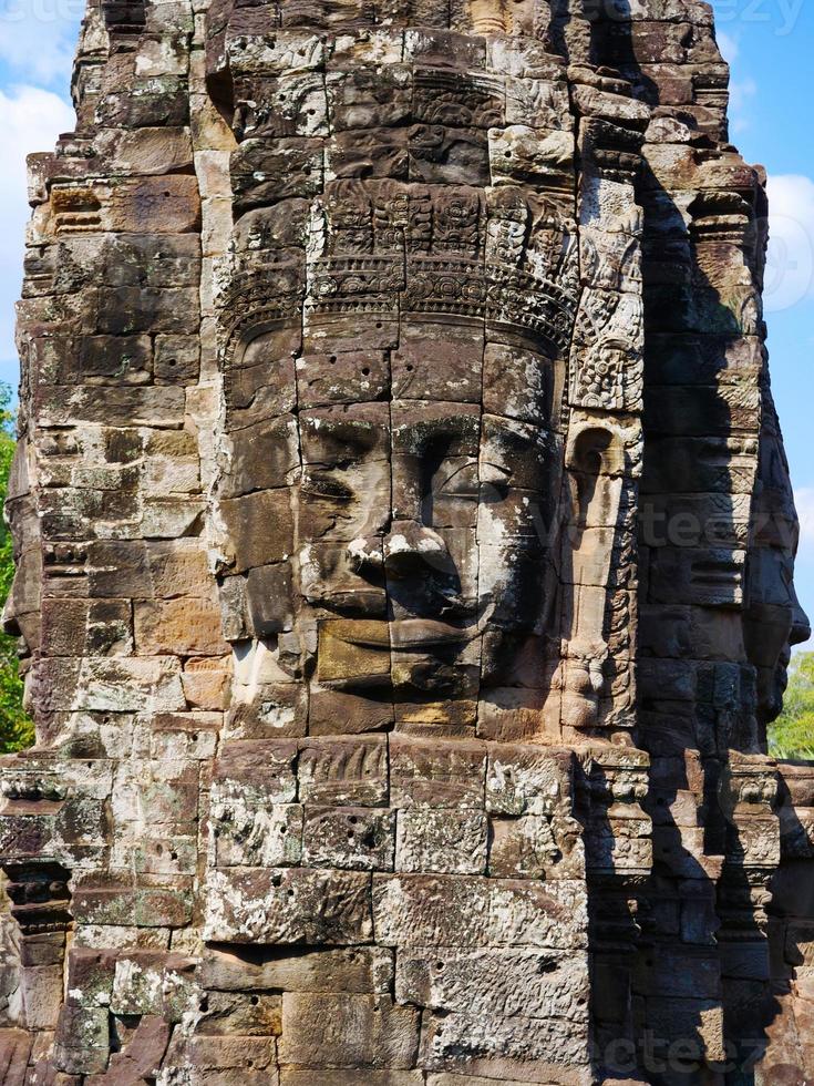 Torre de cara en el templo de Bayon, Siem Reap, Camboya foto