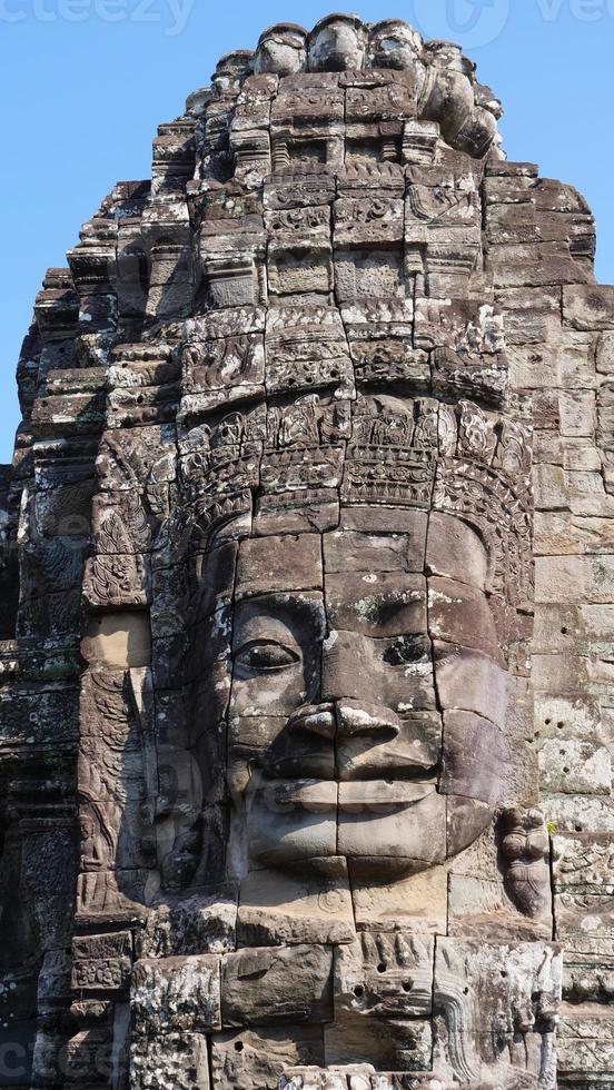 Torre de cara en el templo de Bayon, Siem Reap, Camboya foto