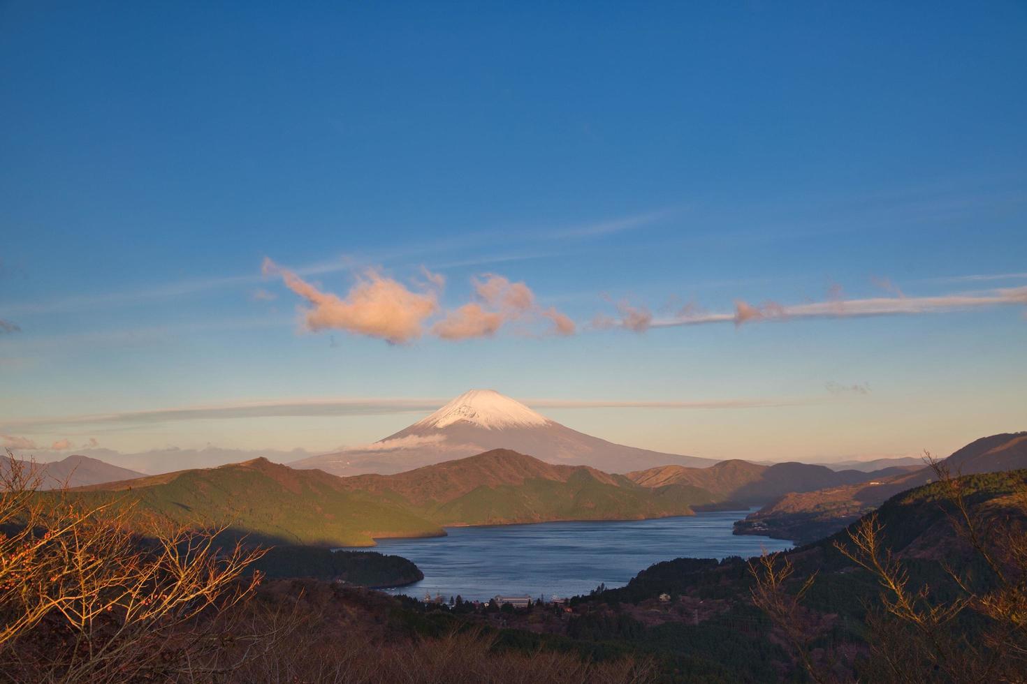 Vista del monte fuji desde la plataforma de observación panorámica yamanakako foto