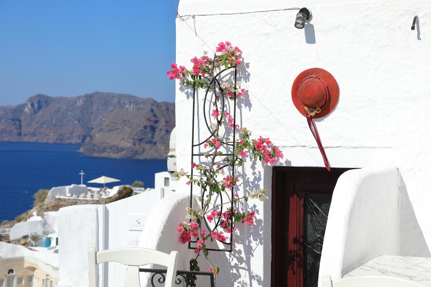 Hermosa vista de Oia en la isla de Santorini, Grecia foto