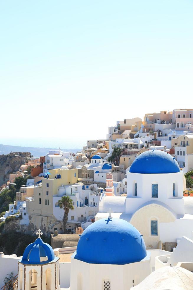 Ciudad de Oia en la isla de Santorini, Grecia foto