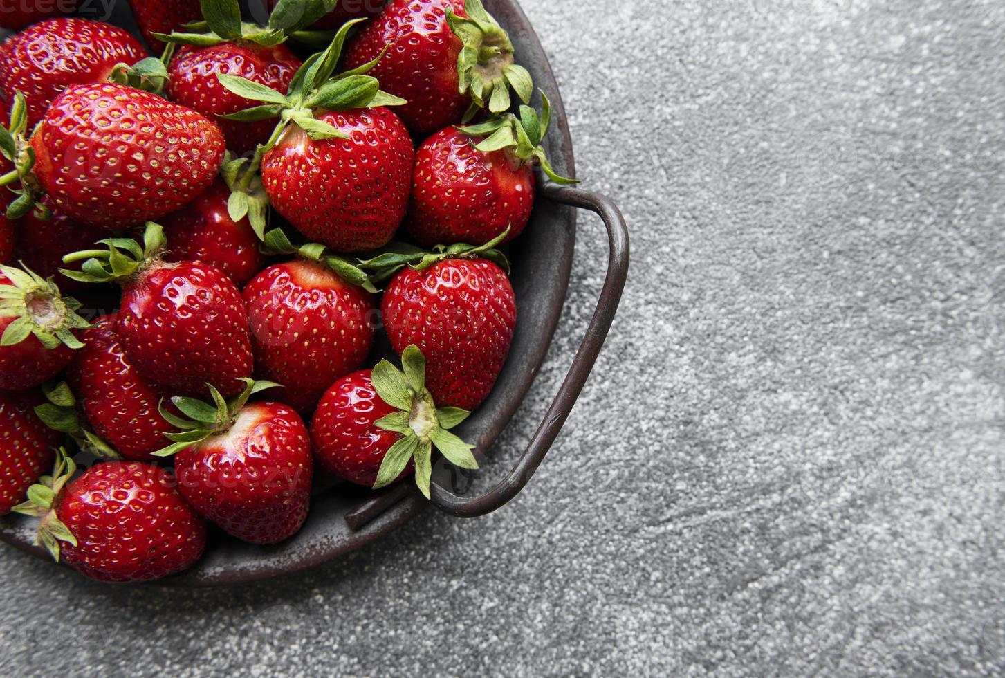 fresas frescas maduras deliciosas foto