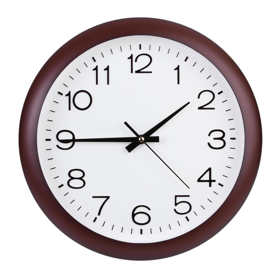 Las Dos Menos Cuarto En El Reloj Redondo 3425681 Foto De Stock En Vecteezy las-dos-menos-cuarto-en-el-reloj-redondo-3425681-foto-de-stock-en-vecteezy