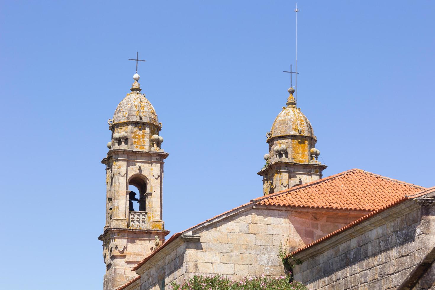 Iglesia en Cambados, un típico pueblo gallego, España foto