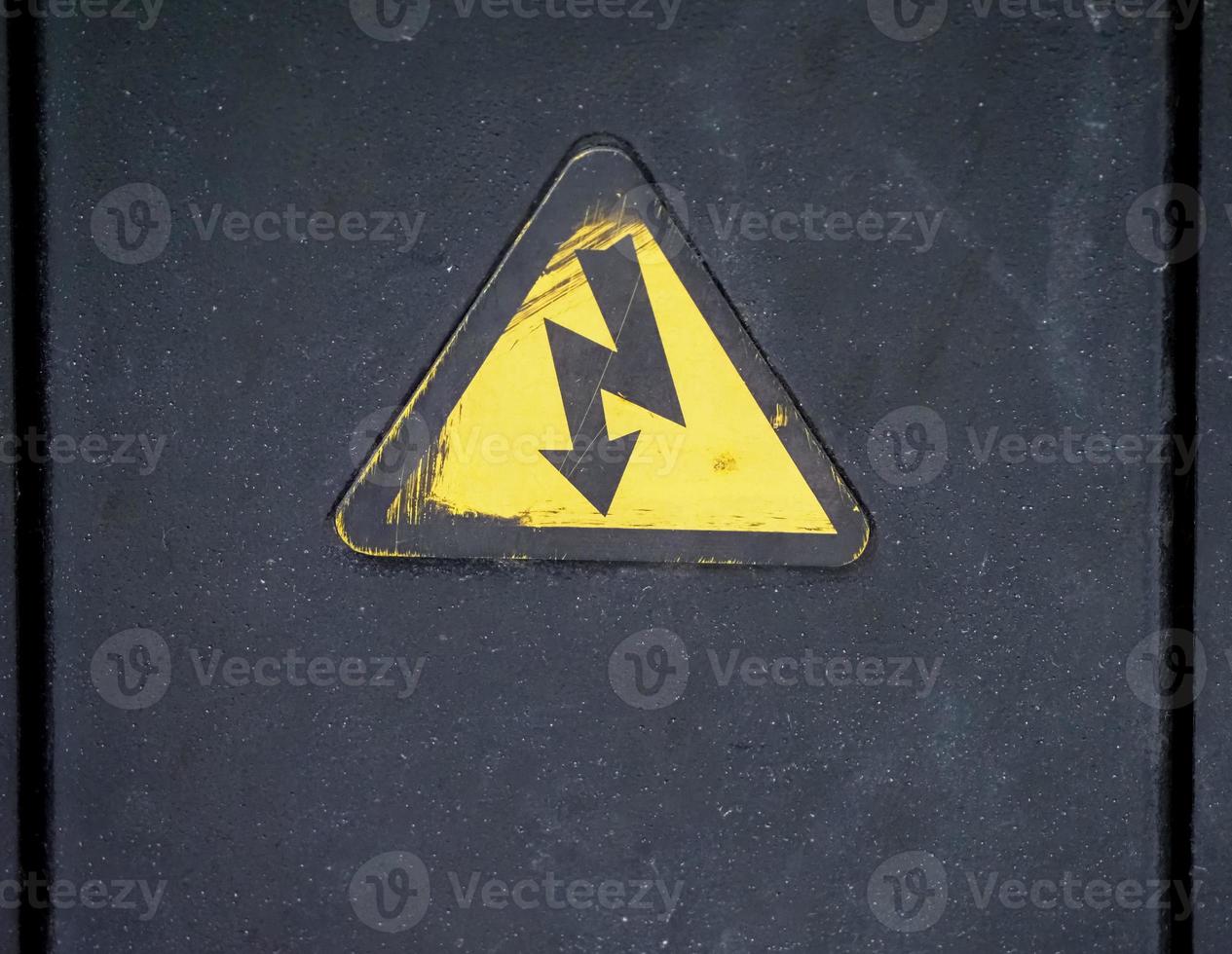 Electrocution warning sign photo