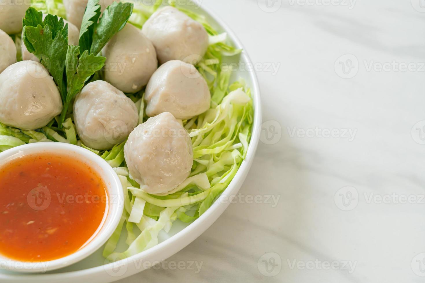 Boiled Fish Balls with Spicy Sauce photo