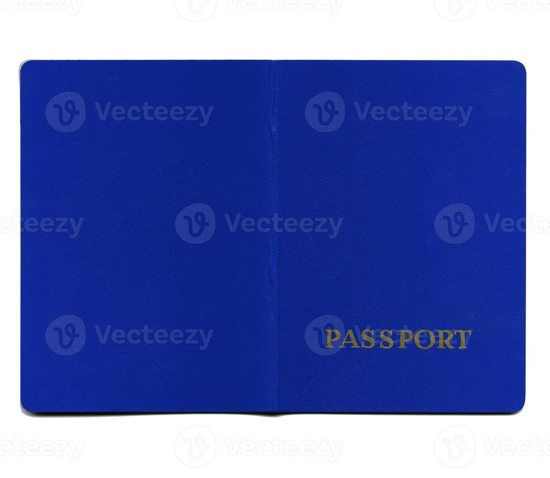 pasaporte azul aislado sobre fondo blanco foto