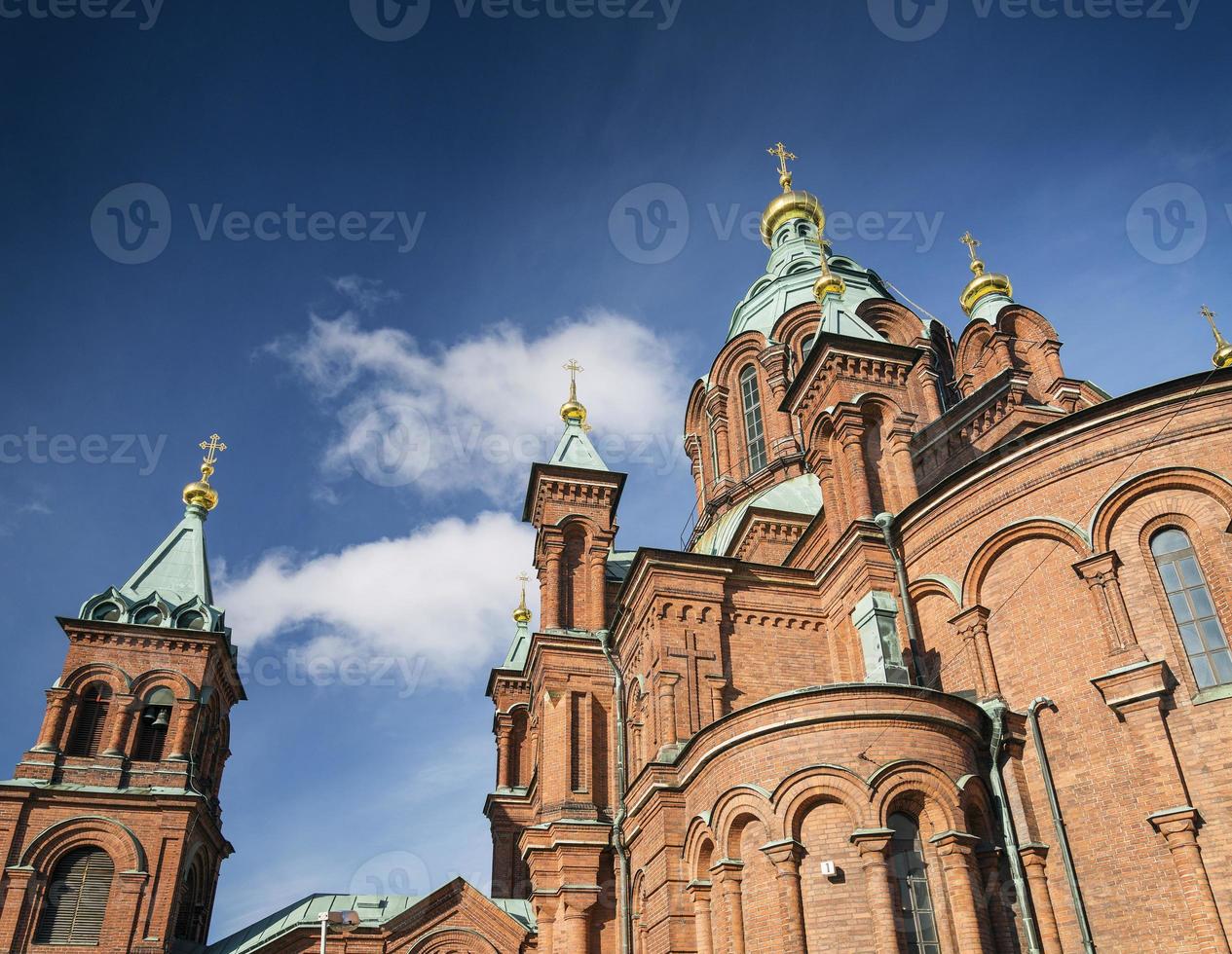 La catedral de la iglesia ortodoxa de Uspenski, famoso monumento en la ciudad de Helsinki, Finlandia foto