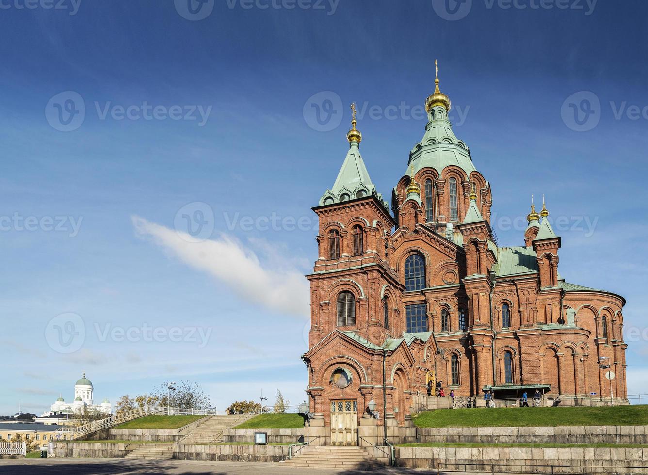 La catedral de la iglesia ortodoxa de Uspenski, famoso monumento en la ciudad de Helsinki, Finlandia foto