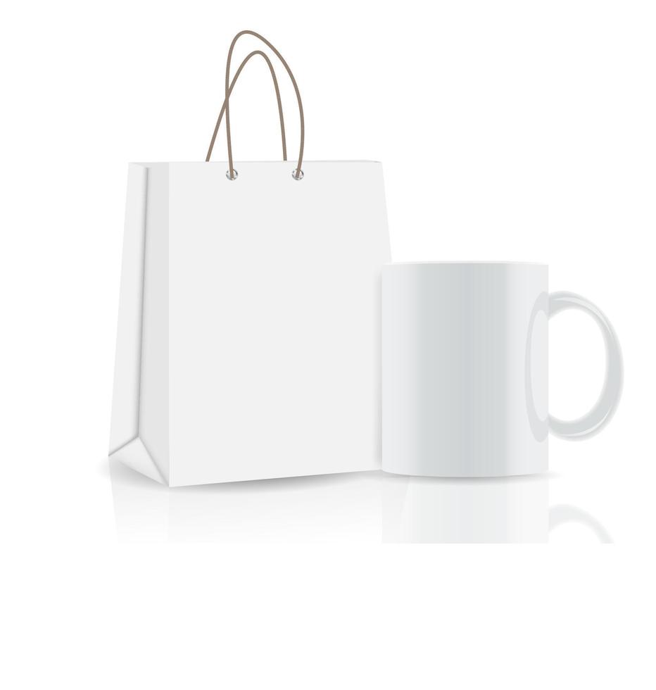 Bolsa de compras vacía y taza para publicidad y marca. vector