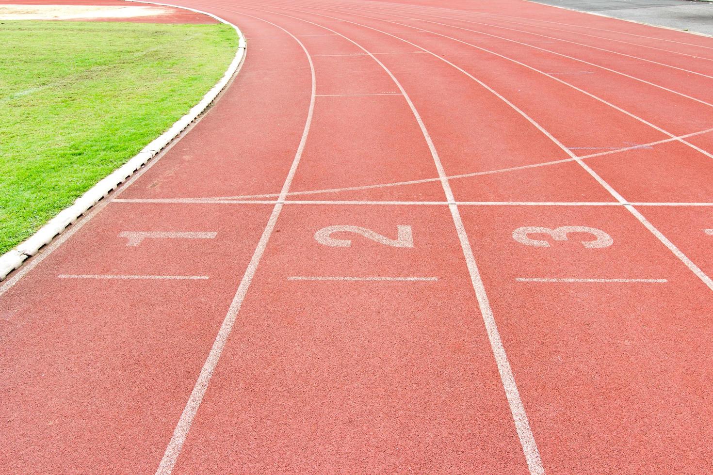 pista de atletismo numerada en el estadio foto