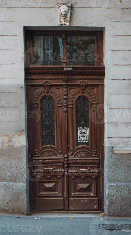 old door backdrop photo