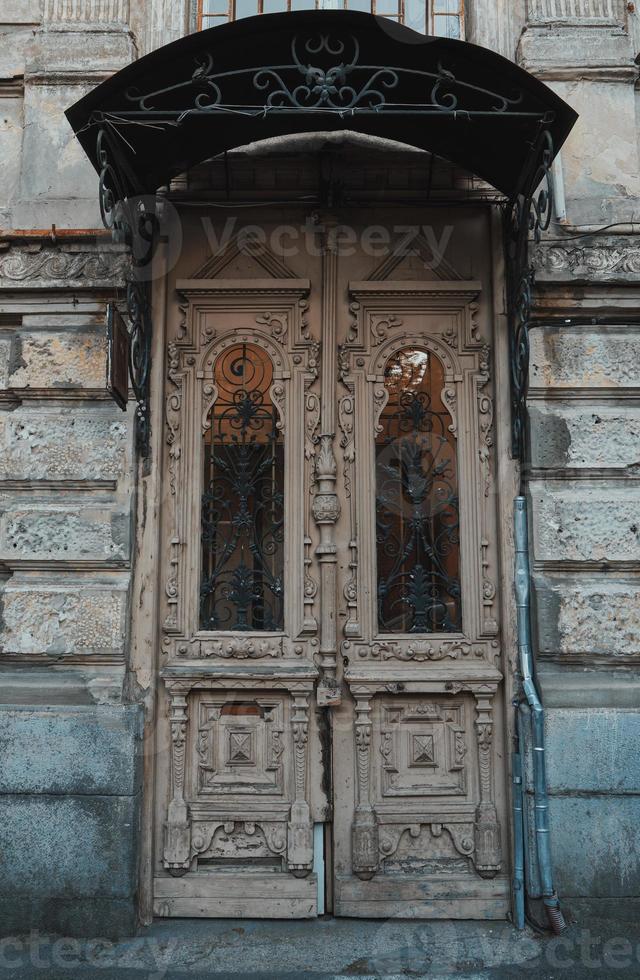 old door backdrop photo