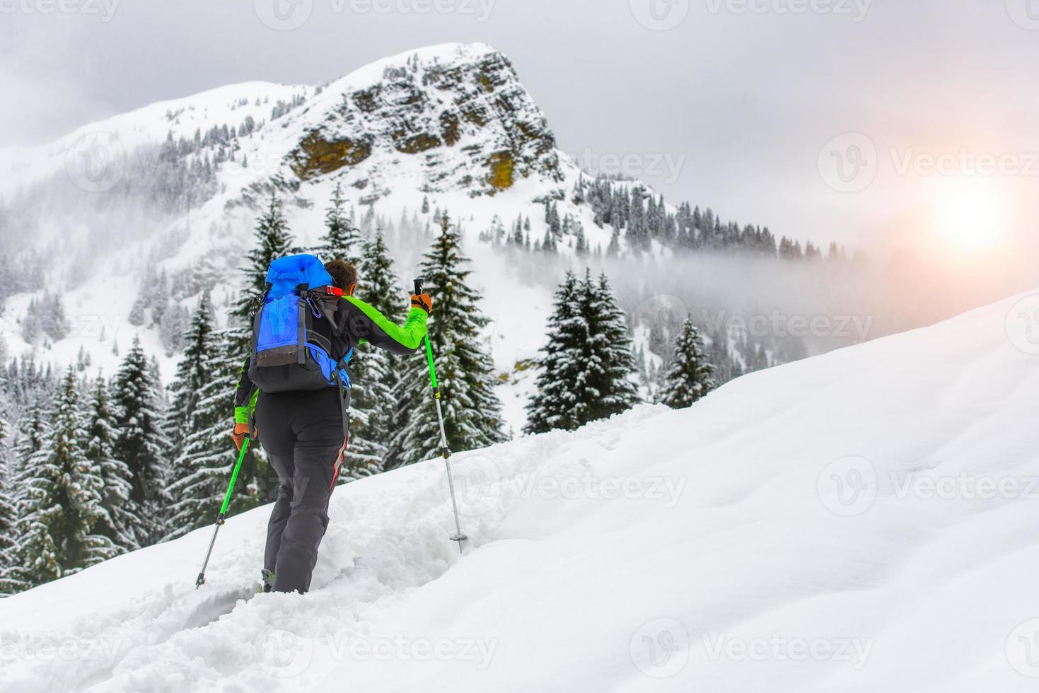 esquí de montaña en los alpes foto