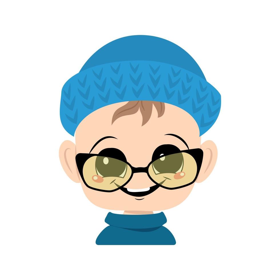 avatar de un niño con ojos grandes y una amplia sonrisa en un gorro de punto azul. un niño lindo con una cara alegre con un tocado otoñal o de invierno. cabeza de niño adorable con emociones felices vector