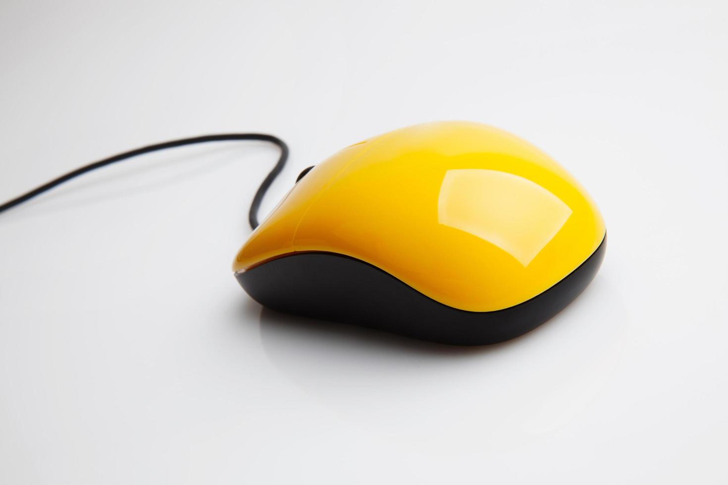 Yellow computer mouse photo