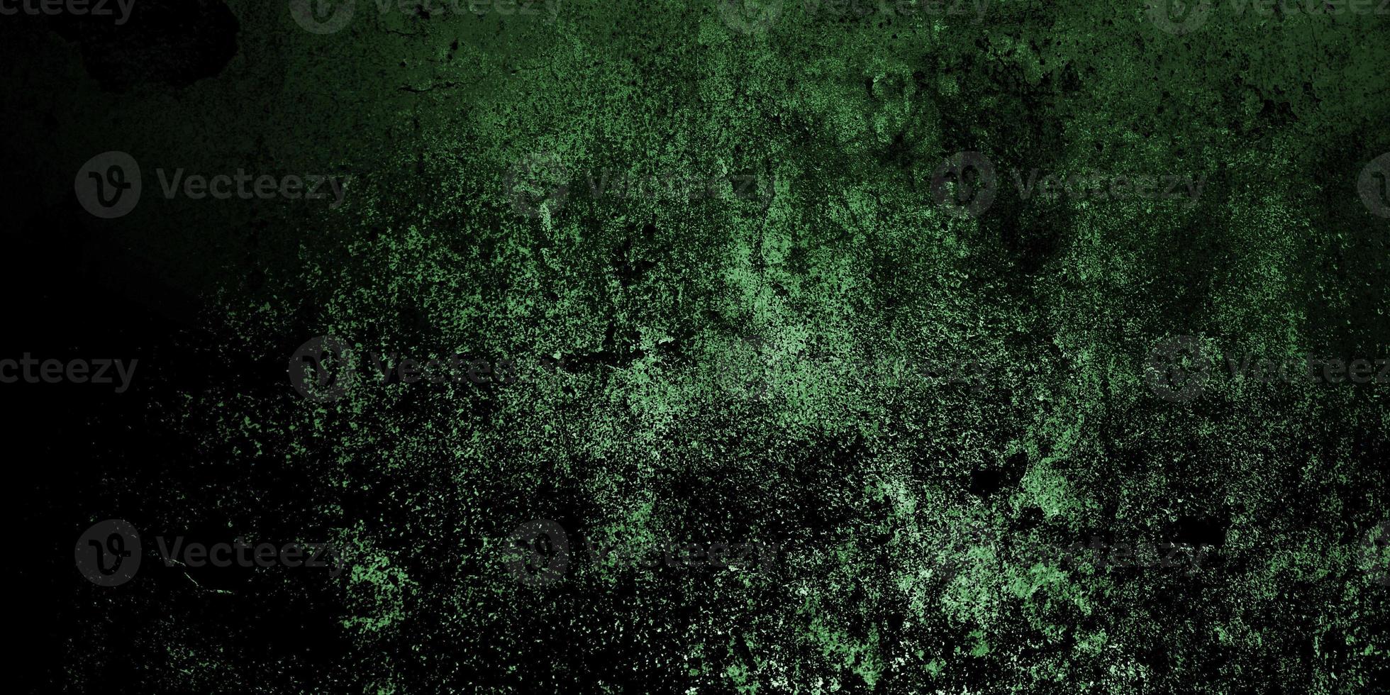 paredes en mal estado de color verde oscuro. textura de cemento aterrador foto